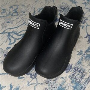 Vibram Black Women's deck boots/outdoor wear